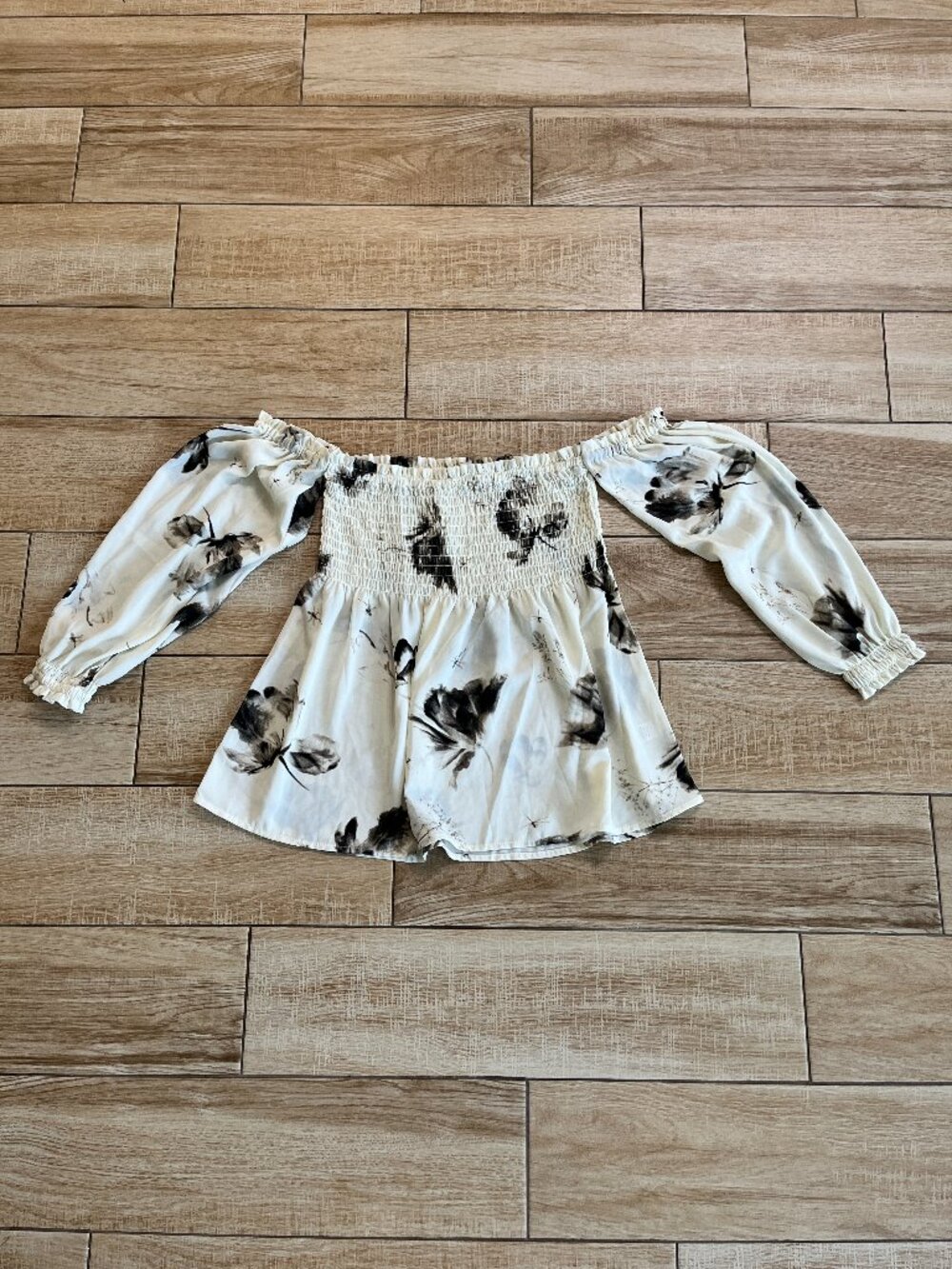 Womens Express White/Black Shirred Blouse - S